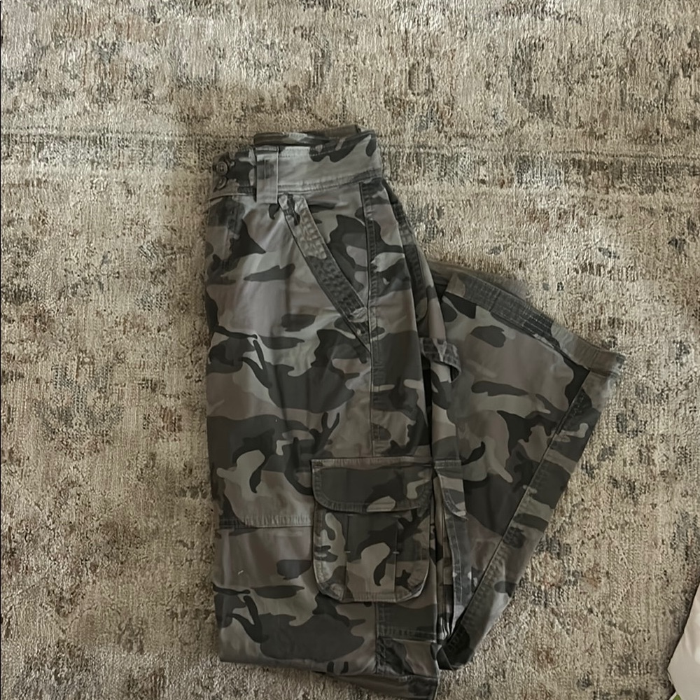 Abercrombie & Fitch Gray and Black Cargo Pants